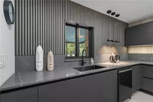 425 NE 25th St, Wilton Manors, FL 33305 - Photo 28