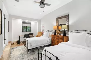 425 NE 25th St, Wilton Manors, FL 33305 - Photo 48