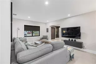 425 NE 25th St, Wilton Manors, FL 33305 - Photo 8