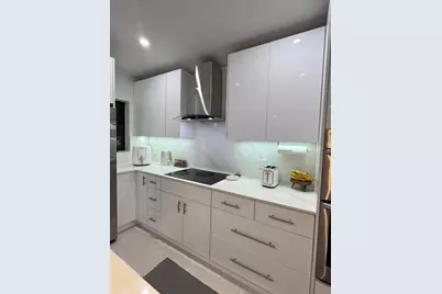 8455 NW 190th Ter, Hialeah, FL 33015 - Photo 8