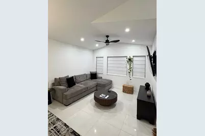 8455 NW 190th Ter, Hialeah, FL 33015 - Photo 6