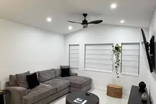 8455 NW 190th Terrace, Hialeah, FL 33015 - Photo 6