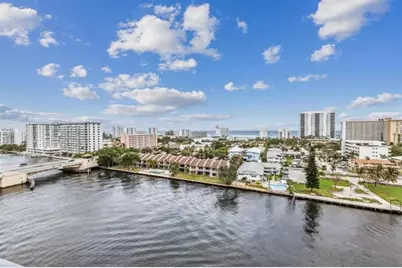 2880 NE 14th Street Cswy, Unit #1004, Pompano Beach, FL 33062 - Photo 2