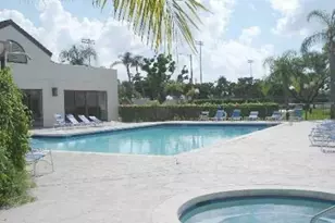 211 Lake Pointe Dr, Oakland Park, FL 33309 - Photo 10