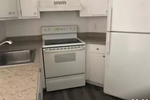 211 Lake Pointe Dr, Oakland Park, FL 33309 - Photo 8