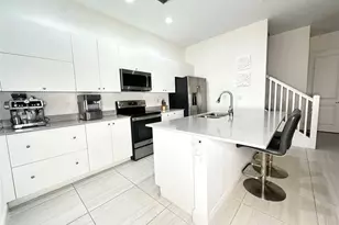 1765 NW 124th Pl, Pembroke Pines, FL 33028 - Photo 14