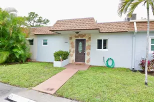 419 SW Natura Ave, Deerfield Beach, FL 33441 - Photo 1