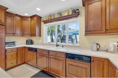 2871 NE 26th Ct, Fort Lauderdale, FL 33306 - Photo 16