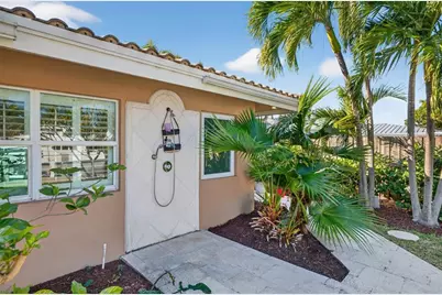 2871 NE 26th Ct, Fort Lauderdale, FL 33306 - Photo 6
