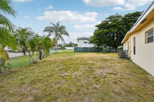 5618 Cinnamon Dr, West Palm Beach, FL 33415 - Photo 32