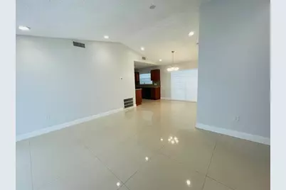 9881 NW 4th St, Pembroke Pines, FL 33024 - Photo 22