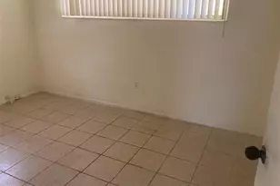 6827 NW 30th St, Sunrise, FL 33313 - Photo 8