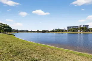 2801 N Palm Aire Dr, Pompano Beach, FL 33069 - Photo 38