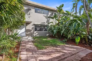 608 NE 29th Dr, Wilton Manors, FL 33334 - Photo 1