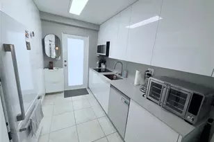 3223 NE 12th St, Pompano Beach, FL 33062 - Photo 8