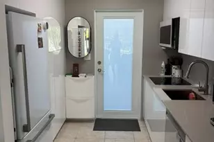 3223 NE 12th St, Pompano Beach, FL 33062 - Photo 2