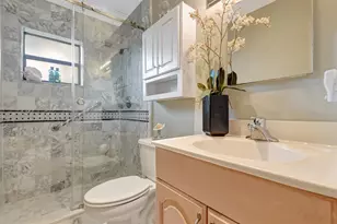 9800 Pecan Tree Dr, Boynton Beach, FL 33436 - Photo 6