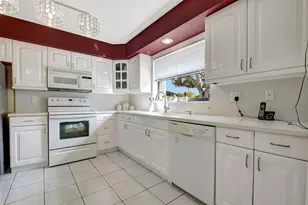 9800 Pecan Tree Dr, Boynton Beach, FL 33436 - Photo 16