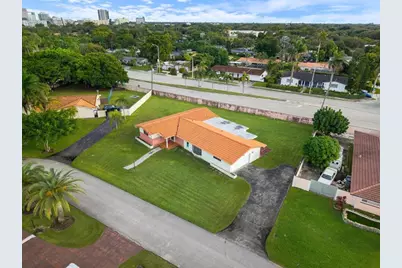 8230 SW 87th Ter, Miami, FL 33143 - Photo 2