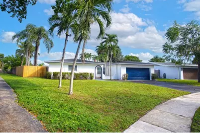 7841 NW 46 St, Lauderhill, FL 33351 - Photo 4