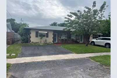 426 SE 13th Dr, Deerfield Beach, FL 33441 - Photo 2