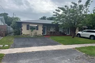 426 SE 13th Dr, Deerfield Beach, FL 33441 - Photo 2