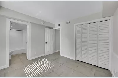 200 NW 25th St, Fort Lauderdale, FL 33311 - Photo 12