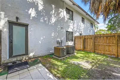 200 NW 25th St, Fort Lauderdale, FL 33311 - Photo 18