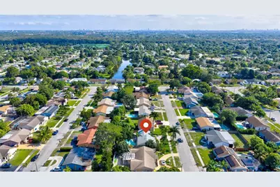 5551 SW 8th St, Margate, FL 33068 - Photo 32