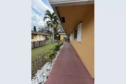 5826  Pierce St, Hollywood, FL 33021 - Photo 2