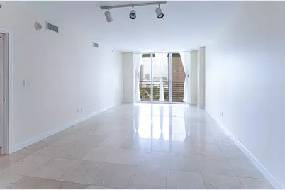 335 S Biscayne Blvd, Unit #2400, Miami, FL 33131 - Photo 4