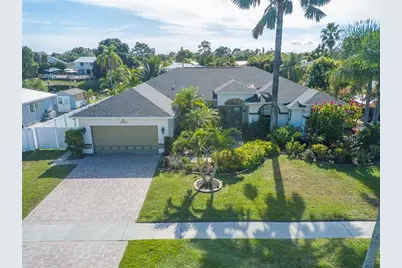 460 NE Cornwall Ave, Port Saint Lucie, FL 34983 - Photo 6