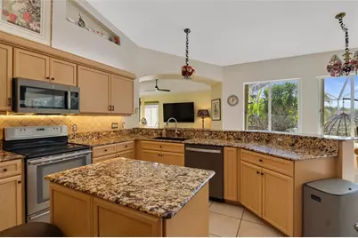 460 NE Cornwall Ave, Port Saint Lucie, FL 34983 - Photo 12