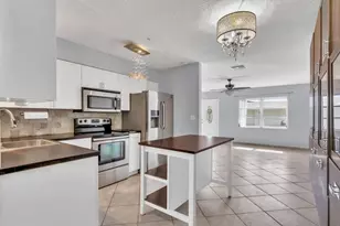 7115 NW 73rd St, Tamarac, FL 33321 - Photo 16