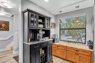 240 City View Dr, Fort Lauderdale, FL 33311 - Photo 10