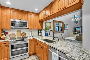 240 City View Dr, Fort Lauderdale, FL 33311 - Photo 8