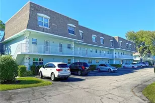 1901 Indian River Blvd Unit, Vero Beach, FL 32960 - Photo 2