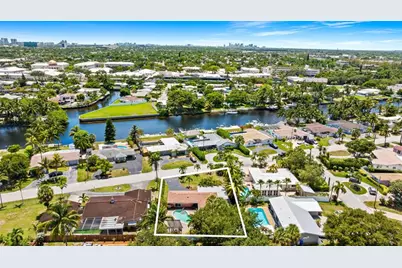 261 SW 18th Ct, Pompano Beach, FL 33060 - Photo 1