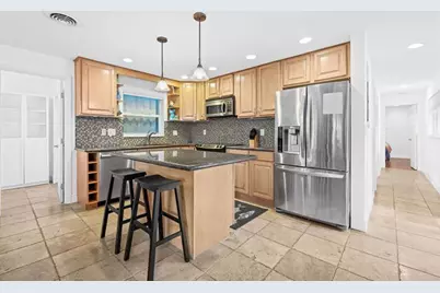 261 SW 18th Ct, Pompano Beach, FL 33060 - Photo 6