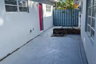 3361 NE 16th Ave, Oakland Park, FL 33334 - Photo 4