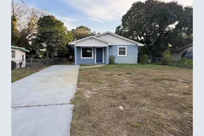 2903  Avenue R, Fort Pierce, FL 34947 - Photo 2