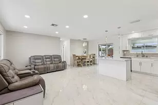 8700 NW 11th St, Pembroke Pines, FL 33024 - Photo 4