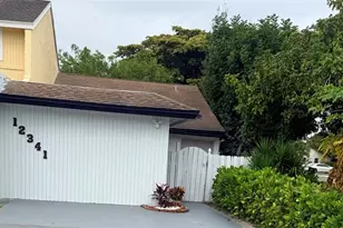 12341 Westhampton Cir, Wellington, FL 33414 - Photo 2