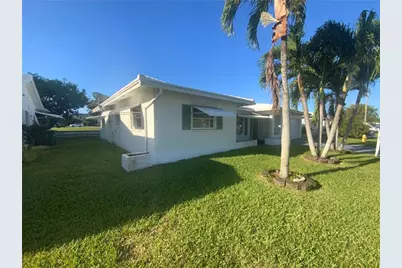 7104 NW 70th St, Tamarac, FL 33321 - Photo 2