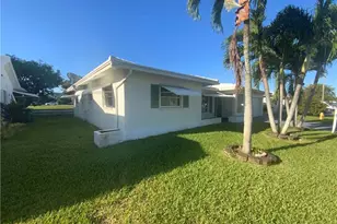 7104 NW 70th St, Tamarac, FL 33321 - Photo 2