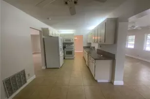 7104 NW 70th St, Tamarac, FL 33321 - Photo 14