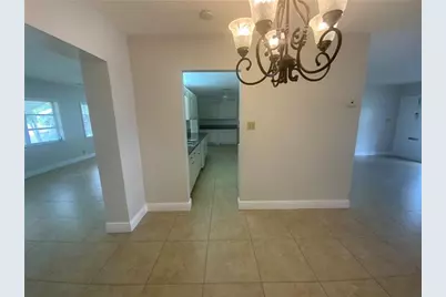 7104 NW 70th St, Tamarac, FL 33321 - Photo 8