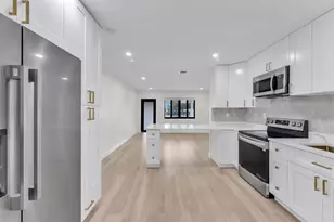 1398 NE 37th St, Oakland Park, FL 33334 - Photo 8