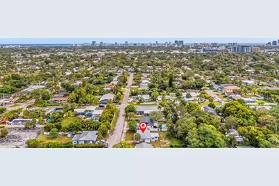 1398 NE 37th St, Oakland Park, FL 33334 - Photo 2