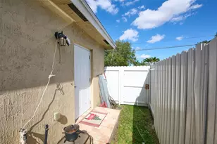 3298 NW 49th St, Miami, FL 33142 - Photo 16